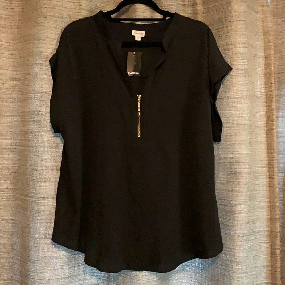 Plus size top from Avenue size 18 with gold zipper